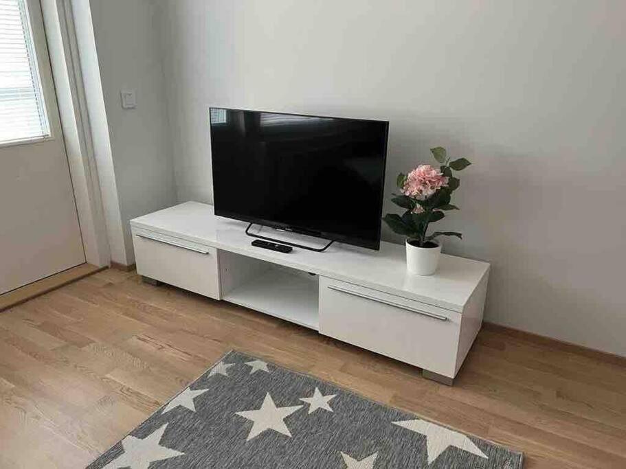 Modern 1Bedroom Apartment With Sauna วานตา ภายนอก รูปภาพ